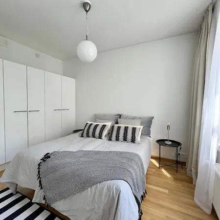 Beautiful & Peaceful In The Heart Of Apartment *