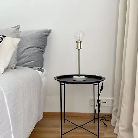 Apartment Beautiful & Peaceful In The Heart Of *